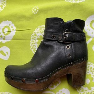 Stuart Weitzman ankle boots with rivets, zipper and platform 3” heel
